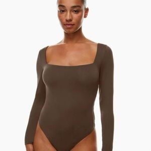 Aritzia Contour Squareneck Longsleeve Bodysuit in Pinecone Brown
